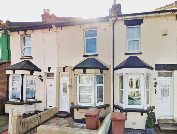 3 Bedroom Terraced House To Rent In Railway Street, Gillingham, ME7