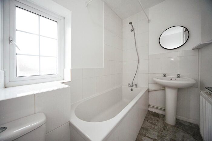 2 Bedroom Cluster House For Sale In Coyney Green, Luton, LU3