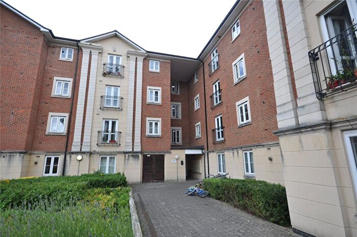 2 Bedroom Flat To Rent In Brunel Crescent, Swindon, SN2