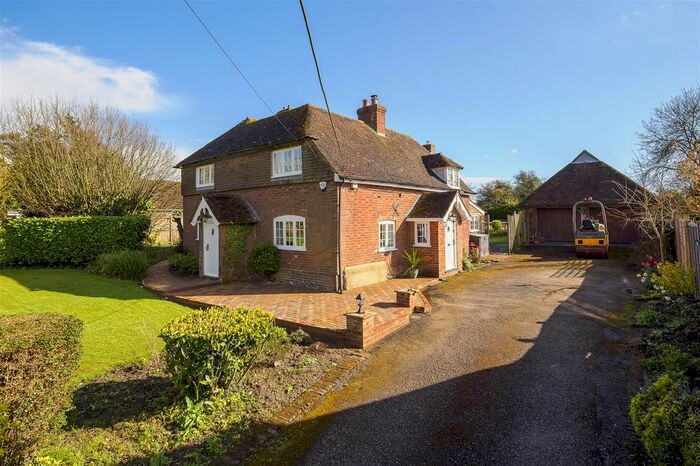 4 Bedroom Detached House For Sale In Swanlees Cottage, The Lees, Challock, TN25