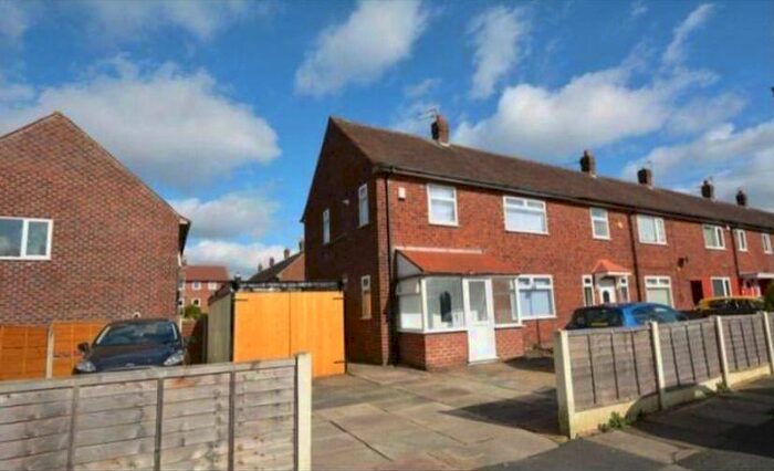 3 Bedroom End Of Terrace House To Rent In Tetbury Road, Wythenshawe, Manchester, M22