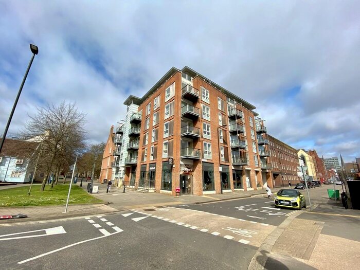 2 Bedroom Apartment To Rent In City Centre, Queen Square Apartments, BS1