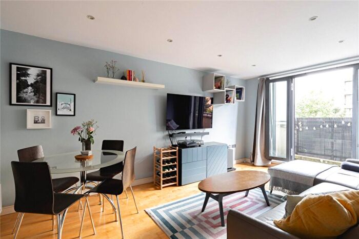 2 Bedroom Apartment To Rent In Fairfield Road, London, E3