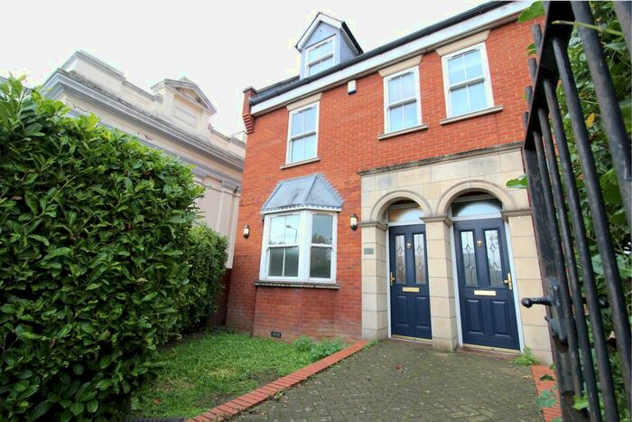 4 Bedroom End Of Terrace House To Rent In Spa Road, Hockley, SS5