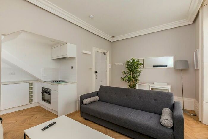 1 Bedroom Flat For Sale In Oriental Place, BN1