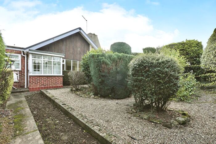 3 Bedroom Bungalow For Sale In Glebe Avenue, Harthill, Sheffield, South Yorkshire, S26