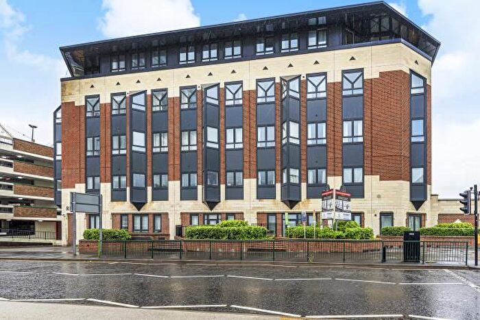 2 Bedroom Flat To Rent In Ringside, Bracknell, RG12