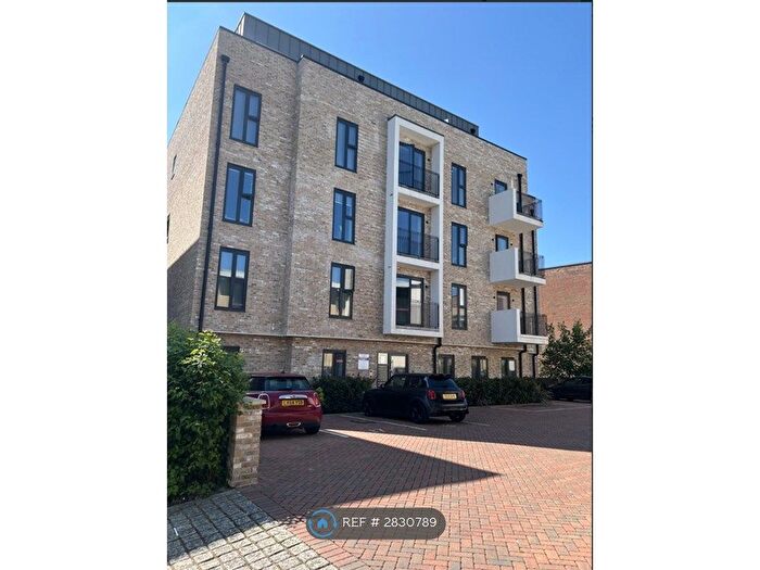 2 Bedroom Flat To Rent In Springbrook Court, London, NW9