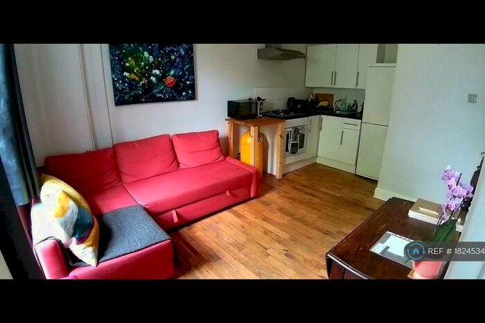 2 Bedroom Flat To Rent In Upper Grove Place, Edinburgh, EH3