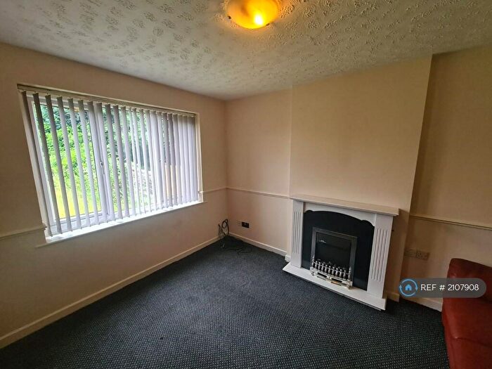 1 Bedroom Semi-Detached House To Rent In Freshwinds Court, Oldham, OL4