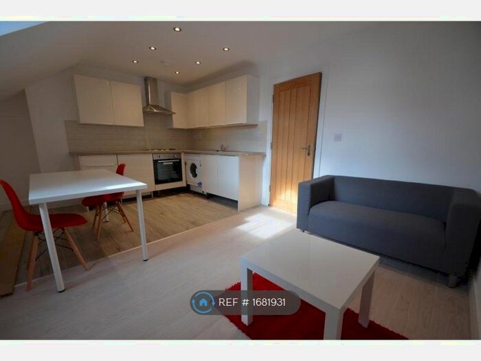 2 Bedroom Flat To Rent In London Road, Leicester, LE2