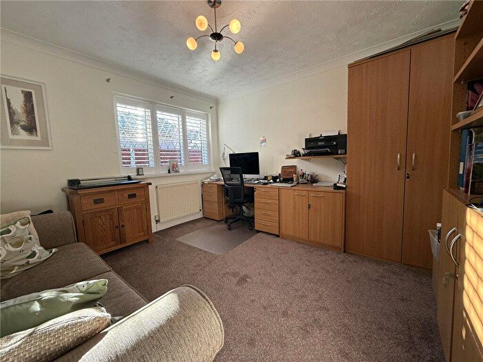 3 Bedroom Bungalow For Sale In Jaywick Lane, Clacton-on-Sea, Essex, CO15