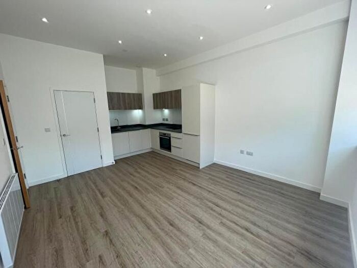 1 Bedroom Flat To Rent In Normandy House, Basingstoke, RG21