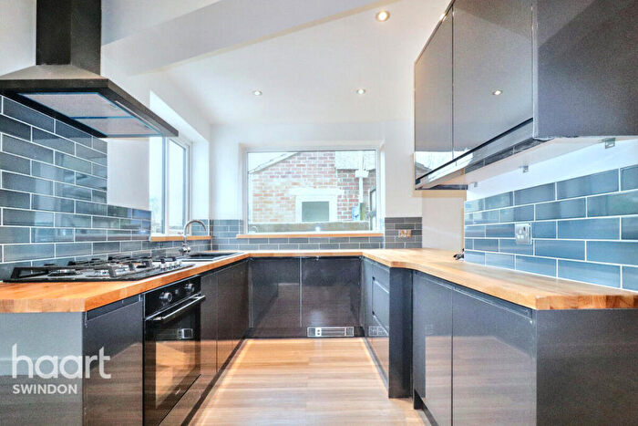 3 Bedroom End Of Terrace House To Rent In Wiltshire Avenue, Swindon, SN2