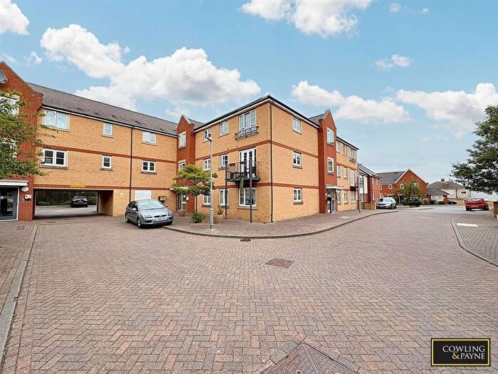 2 Bedroom Apartment For Sale In Bridge Road, Wickford, SS11