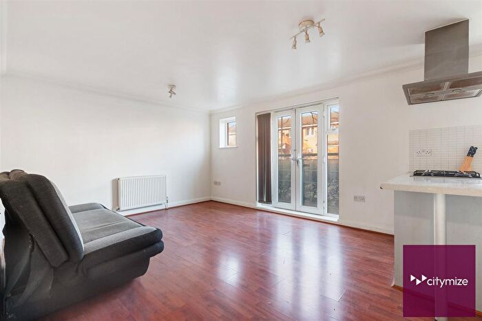 2 Bedroom Flat For Sale In Madison Court, Dagenham, RM10