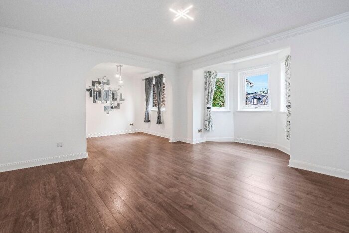 2 Bedroom Flat To Rent In Murrayfield Road, Murrayfield, Edinburgh, EH12