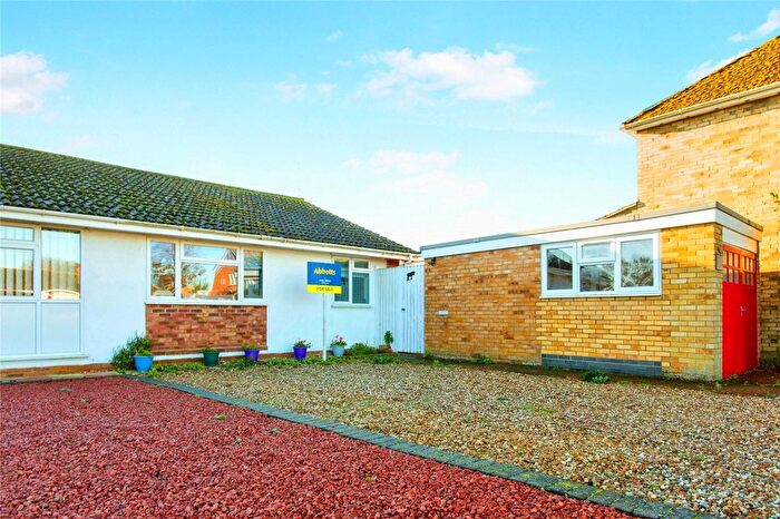 2 Bedroom Bungalow For Sale In Lynton Drive, Ely, Cambridgeshire, CB6