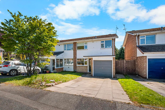 3 Bedroom Semi Detached House For Sale In Kenyon Close, Bromsgrove, B60