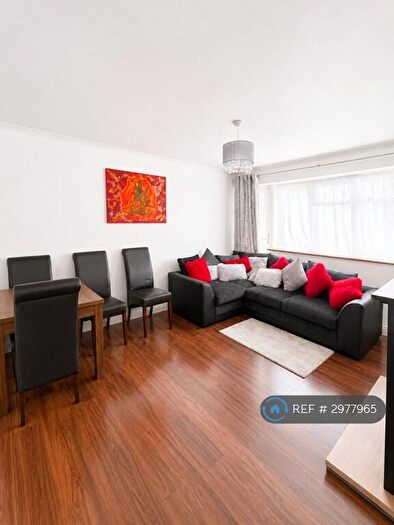 1 Bedroom Flat To Rent In Brading Crescent, London, E11
