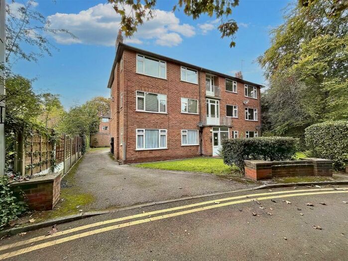 2 Bedroom Apartment To Rent In Brooklands Crescent, Sale, M33