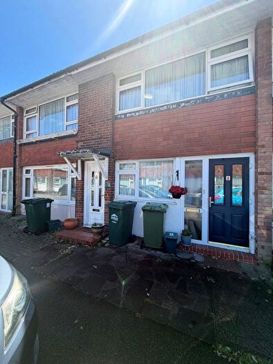 2 Bedroom Maisonette To Rent In Cliveden Place, Shepperton, Surrey, TW17