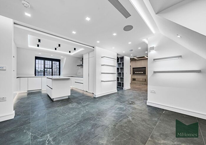 3 Bedroom Flat To Rent In Beech Hill Avenue, Barnet, EN4