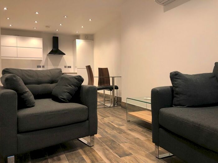 1 Bedroom Flat To Rent In New Briggate, Leeds, West Yorkshire, Uk, LS1