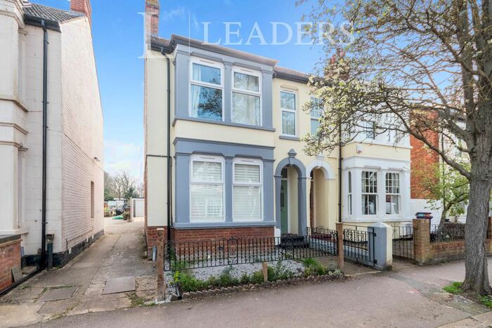 3 Bedroom Semi-Detached House To Rent In Lancaster Avenue, Hitchin, SG5