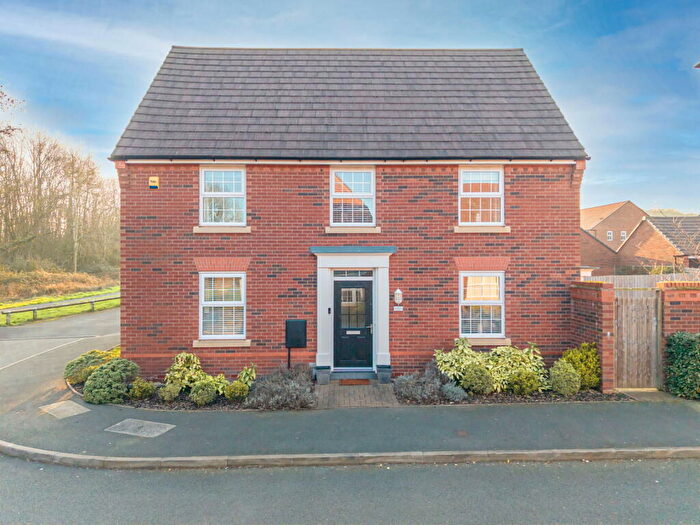 4 Bedroom Detached House For Sale In Edgefield Close, Redditch, B98