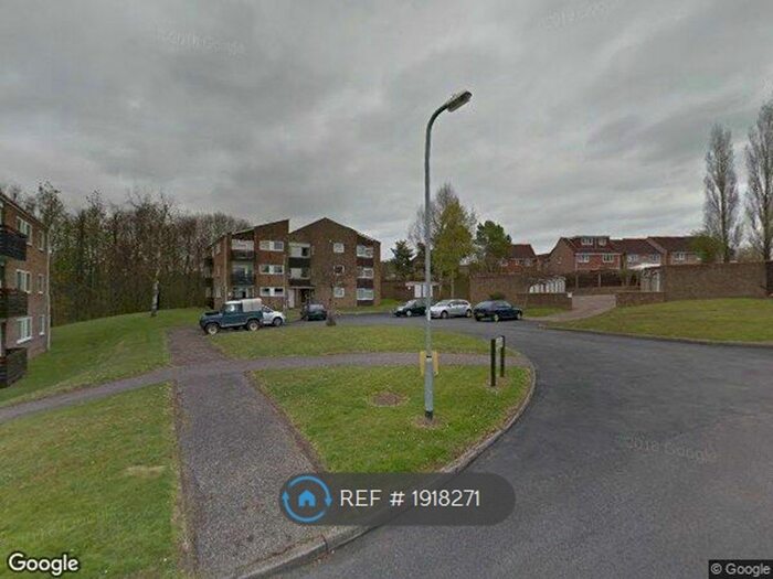 2 Bedroom Flat To Rent In Burnet Close, Hemel Hempstead, HP3