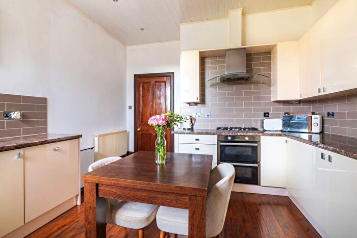 1 Bedroom Flat For Sale In Albyn Grove, Aberdeen, AB10