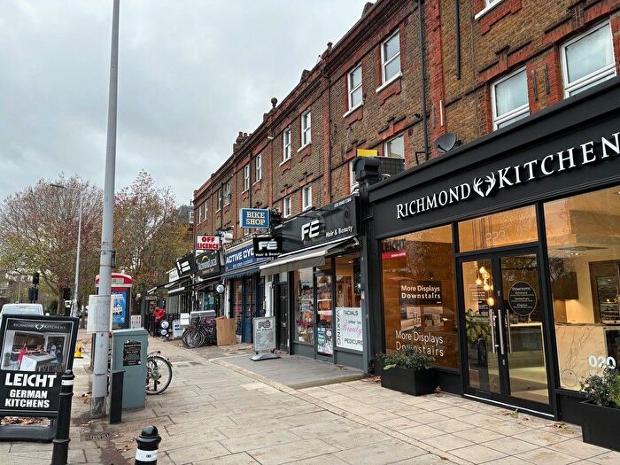 Studio To Rent In Lower Mortlake Road, Richmond, Surrey, TW9