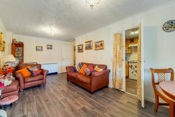 1 Bedroom Flat To Rent In North Street, Bromley, BR1