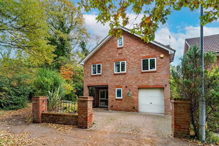 5 Bedroom Detached House For Sale In Black Boy Wood, St. Albans, AL2