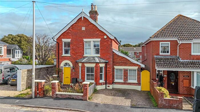 4 Bedroom Detached House For Sale In Argyle Road, Mudeford, Dorset, BH23