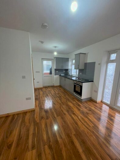 Studio To Rent In Lincoln Road, Luton, LU4