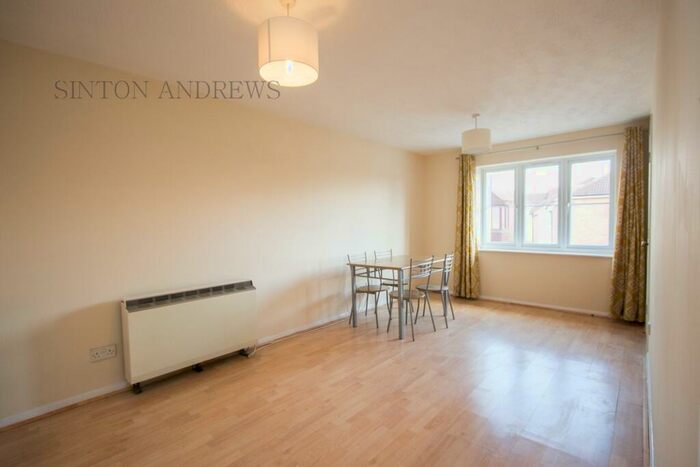 2 Bedroom Flat To Rent In Elmore Close, Alperton, HA0