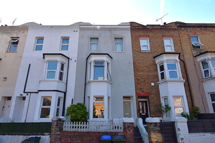 4 Bedroom Terraced House For Sale In Brookhill Road, Woolwich, SE18