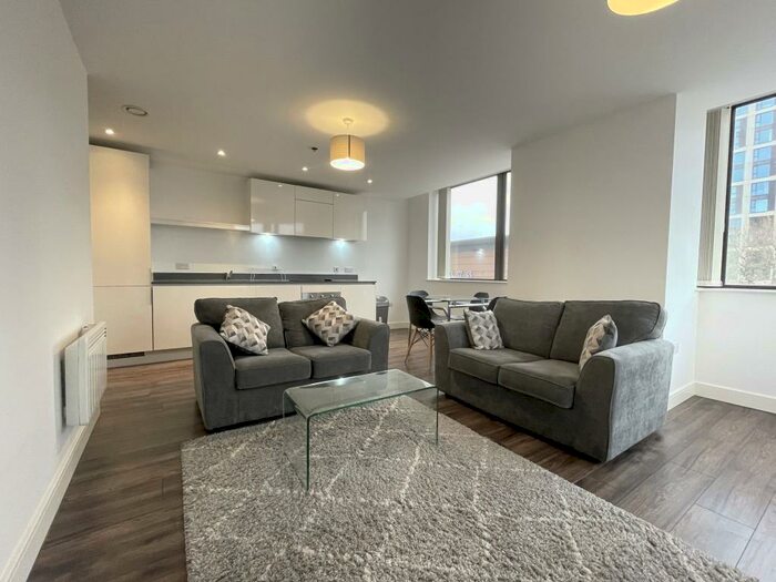 2 Bedroom Flat To Rent In Broadway Residences, Broad Street, Birmingham, West Midlands, B15