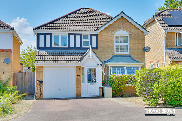 4 Bedroom Detached House For Sale In Holywell Close, Orpington, BR6