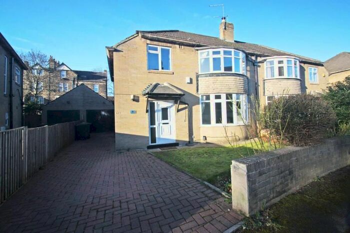 3 Bedroom Semi-Detached House To Rent In Glebelands Drive, Headingley, Leeds LS6