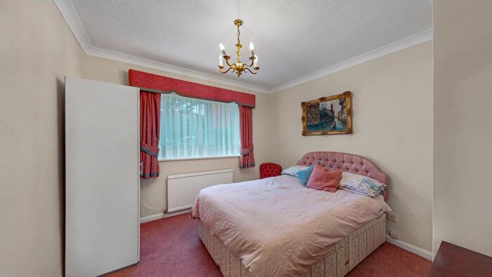 2 Bedroom Flat For Sale In London Road, Stanmore, HA7