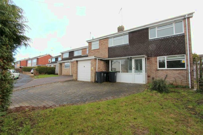 4 Bedroom House To Rent In Rushmere Way, Rushden, NN10