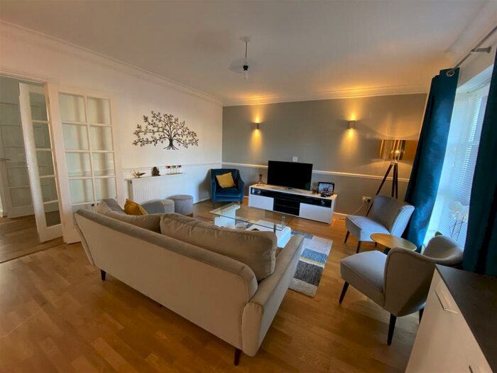 2 Bedroom Apartment To Rent In Stephenson Wharf, Hemel Hempstead, HP3