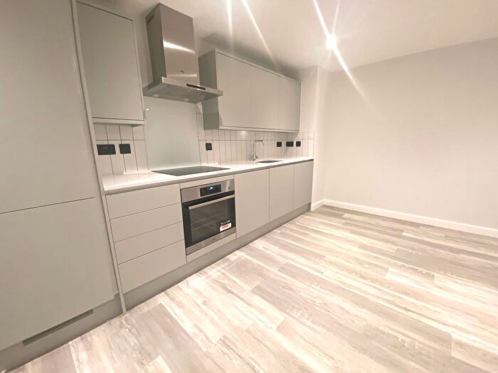 2 Bedroom Property To Rent In Apex Lofts, Birmingham, B12