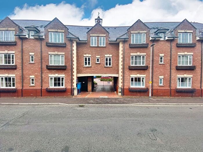 2 Bedroom Flat To Rent In Magdalene Court, Taunton, TA1