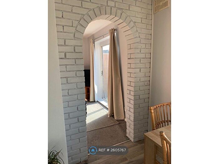 1 Bedroom Flat To Rent In The Drive, Rochford, SS4