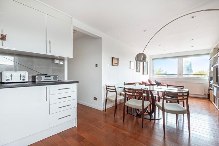 2 Bedroom Flat To Rent In Austin Road, Battersea, London, SW11