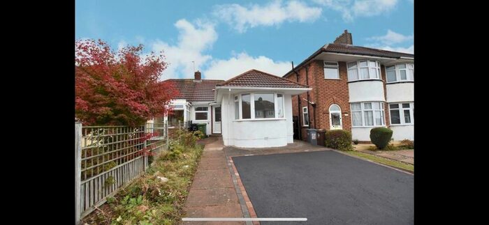 3 Bedroom Bungalow To Rent In Marcot Road, Solihull, West Midlands, B92